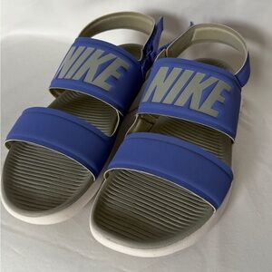 Nike Women's purple Tanjun Sandals